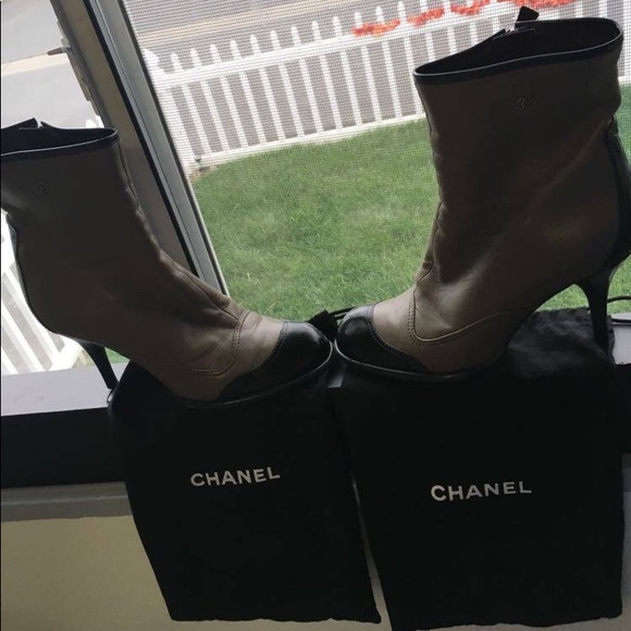 Boots - Picture 3 of 3